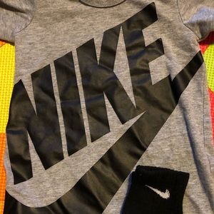 0-3 grey+black NIKE onesie+socks baby boy